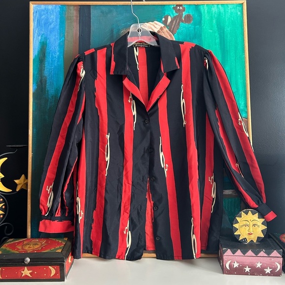 Highland Queen Vintage 80s Vibrant Red and Black Striped Shirt - Picture 15 of 16